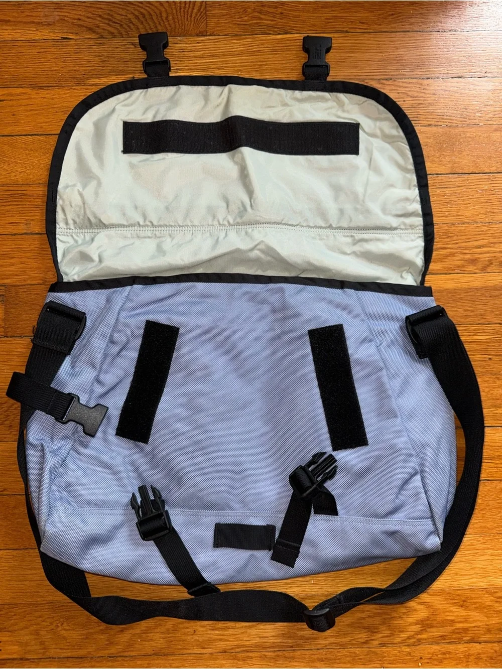Patagonia large messenger bag